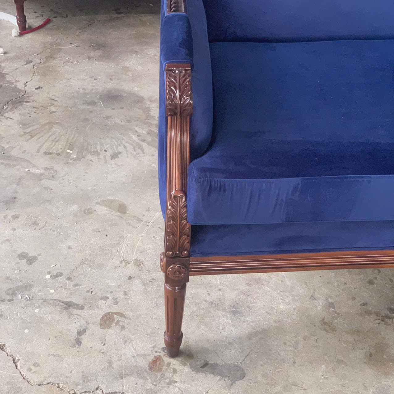 SOFA BĂNG TÂN CỔ ĐIỂN LOUIS 16 GỖ WALNUT